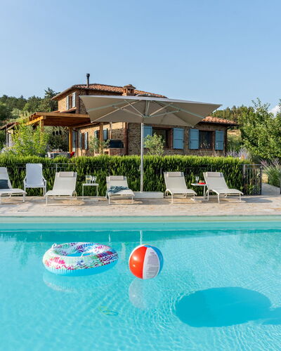 Casale Sunset: Zwembad, Buitenmeubels, Toevlucht, Paraplu, Eco Hotel, Stoel, Buitentafel, Landscaping, Villa, Thermae