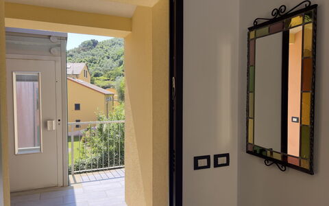 Anne-britt Home: Muur, Deur, Appartement, Glas, Home Deur, Beits, Balkon, Schaduw, Ontwerp, Hardwood