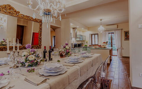 Villa Anna: Meubilair, Interieur Ontwerp, Tafel, Plafond, Eetkamer, Stoel, Textiel, Kamer, Keuken En Eettafel, Verlichting