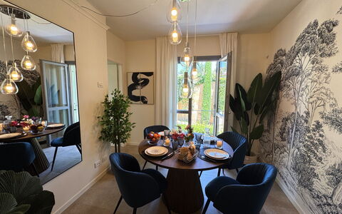 Ai Cantici: Meubilair, Interieur Ontwerp, Flooring, Tafel, Stoel, Kamer, Verdieping, Eetkamer, Keuken En Eettafel, Plafond