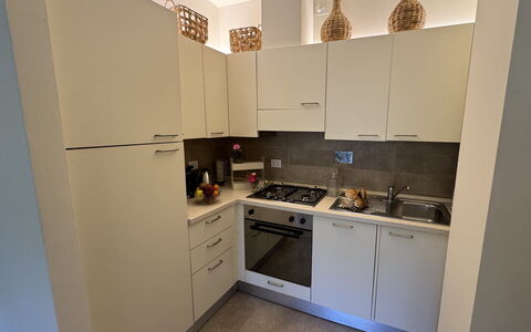 Ai Cantici: Keuken, Toestel Van De Keuken, Major Appliance, Countertop, Flooring, Interieur Ontwerp, Cabinetry, Verdieping, Fornuis, Fornuis