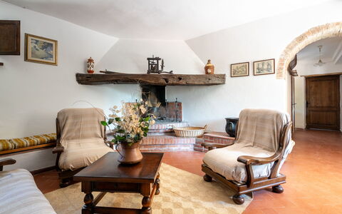 Casa La Cedrina, Pool, Lornano: Meubilair, Interieur Ontwerp, Hout, Flooring, Verdieping, Woonkamer, Kamer, Verlichting, Huis, Plafond