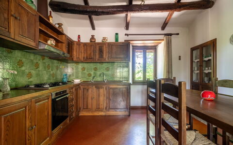 Casa La Cedrina, Pool, Lornano: Hout, Meubilair, Interieur Ontwerp, Kamer, Plafond, Keuken, Beits, Cabinetry, Hardwood, Keuken En Eettafel