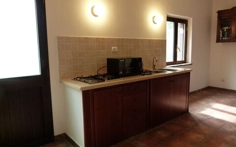 Casa Salvia, Ac, Wifi, Narni: Flooring, Hout, Interieur Ontwerp, Countertop, Verdieping, Keuken, Meubilair, Verlichting, Toestel Van De Keuken, Bruin