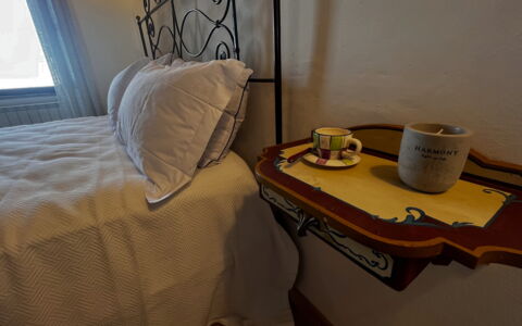 Appartamento Del Mercato: Interieur Ontwerp, Slaapkamer, Verdieping, Flooring, Meubilair, Verlichting, Linens, Bedding, Laken, Bed