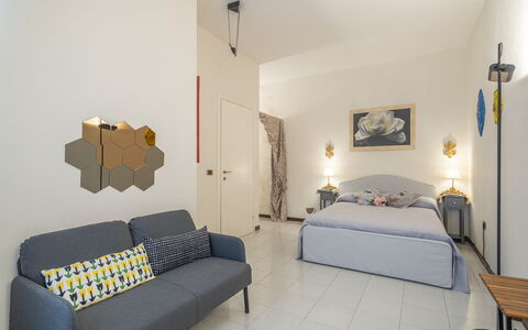 Casa Gioia In Lucca: Meubilair, Interieur Ontwerp, Muur, Flooring, Verdieping, Slaapkamer, Plafond, Kamer, Bed, Verlichting
