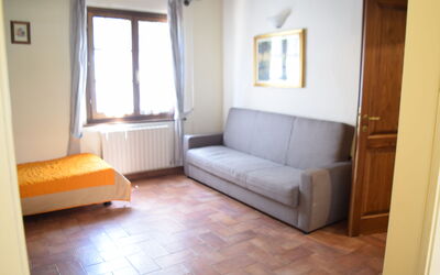 Girasole: Meubilair, Flooring, Verdieping, Interieur Ontwerp, Hout, Kamer, Appartement, Houten Vloer, Huis, Woonkamer