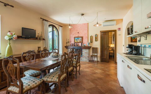 Casale La Canigiana, House, Pool, San Miniato: Meubilair, Interieur Ontwerp, Flooring, Hout, Eetkamer, Keuken En Eettafel, Plafond, Tafel, Verdieping, Stoel