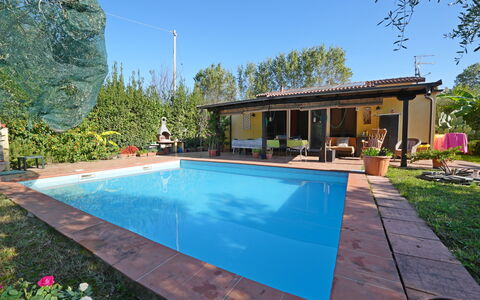 La Sevillana: Zwembad, Toevlucht, Eco Hotel, Vrije Tijd, Schaduw, Hacienda, Waterpartij, Backyard, Villa, Landgoed