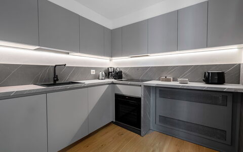 Elegant Apartments Near the Duomo: Keuken, Major Appliance, Toestel Van De Keuken, Fornuis, Countertop, Huishoudapparatuur, Cabinetry