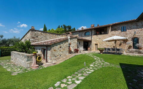 Villa Belchianti: Landgoed, Verblijf, Boerderij, Backyard, Tuin, Gazon, Werf, Villa, Flagstone, Landscaping