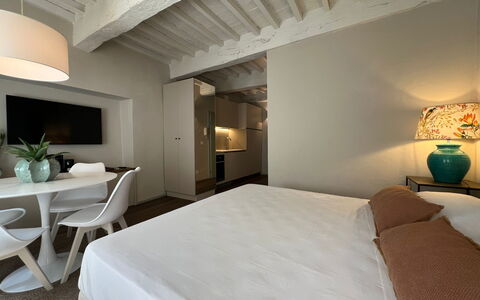 Guelfa 60: Interieur Ontwerp, Slaapkamer, Plafond, Bed, Meubilair, Verdieping, Laken, Flooring, Bedding, Kamer