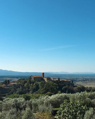 Your Tuscan Retreat: Lucht, Natuur, Horizon, Vegetation, Landschap, Grasland, Zomer, Ecoregio, Landelijk Gebied, Land Lot