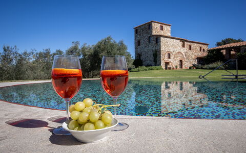 Il Gabbro, Luxury Experience: Schemer, Reflectie, Avond, Waterpartij, Meteorologisch Verschijnsel, Reflecting Pool, Zwembad, Vijver, Zonsondergang