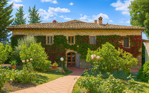 Novellina: Struik, Tuin, Huis, Boerderij, Landgoed, Gazon, Landscaping, Werf, Hacienda