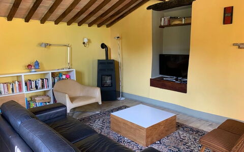 Villa Vindelbono: Meubilair, Interieur Ontwerp, Flooring, Muur, Verdieping, Hout, Plafond, Kamer, Bankstel, Woonkamer