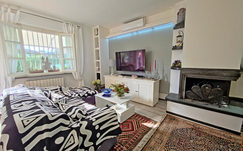 I Cipressi: Meubilair, Interieur Ontwerp, Kamer, Flooring, Plafond, Hout, Verdieping, Verlichting, Bankstel, Textiel