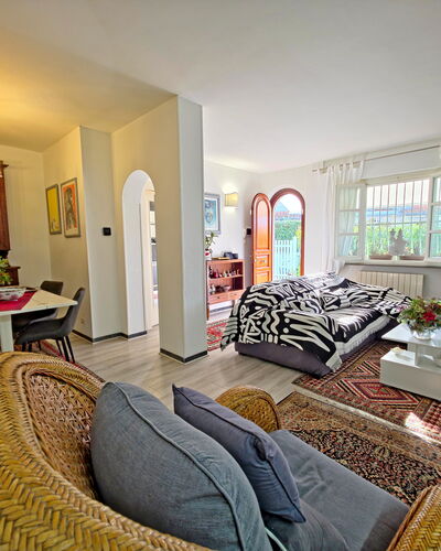 I Cipressi: Meubilair, Interieur Ontwerp, Bankstel, Flooring, Hout, Verdieping, Kamer, Woonkamer, Plafond, Appartement