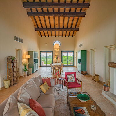 Villa Lodolaio: Meubilair, Huis, Landgoed, Plafond, Stoel, Villa, Woonkamer, Boerderij, Ontwerp, Kamerplant