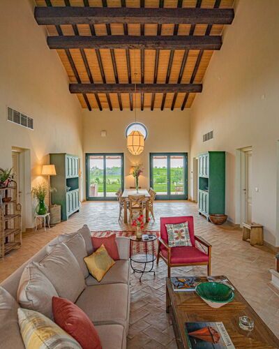 Villa Lodolaio: Meubilair, Huis, Landgoed, Plafond, Stoel, Villa, Woonkamer, Boerderij, Ontwerp, Kamerplant