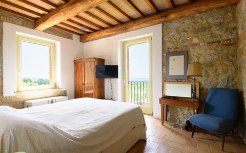 Villa Armonia: Muur, Meubilair, Slaapkamer, Bed, Interieur Ontwerp, Bedding, Laken, Huis, Linens, Bed Frame