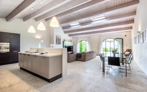 Cignella Resort: Interieur Ontwerp, Flooring, Meubilair, Plafond, Hout, Verdieping, Lichte Inrichting, Verlichting, Keuken, Architectuur