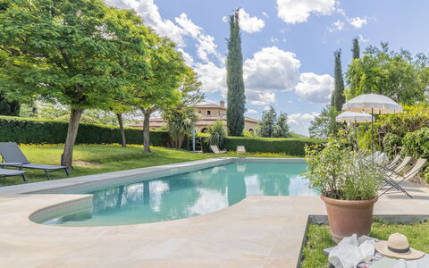 Podere Peteglia: Struik, Tuin, Zwembad, Landscaping, Schaduw, Eco Hotel, Werf, Landgoed, Backyard, Villa