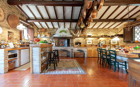 Artemisia: Meubilair, Keuken, Interieur Ontwerp, Tafel, Keuken En Eettafel, Flooring, Huis, Plafond, Countertop, Stoel