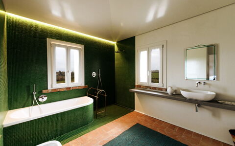 Villa Dedalo: Muur, Loodgieterswerkinrichting, Kraan, Interieur Ontwerp, Flooring, Verlichting, Loodgieter, Huis, Plafond, Badkamer