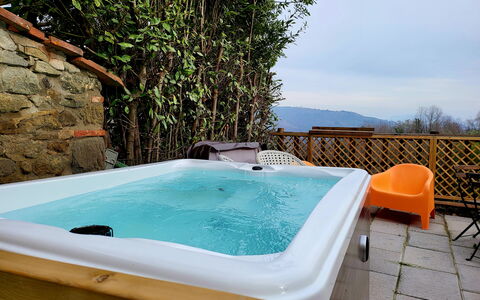 La Casa degli Artisti, Jacuzzi, Marliana: Zwembad, Bad, Loodgieterswerkinrichting, Jacuzzi, Toevlucht, Eco Hotel, Kamerplant, Hotel