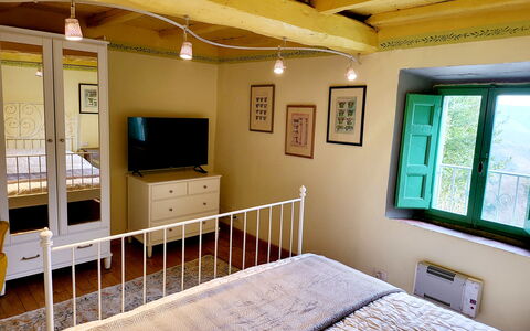 La Casa degli Artisti, Jacuzzi, Marliana: Meubilair, Interieur Ontwerp, Muur, Verdieping, Flooring, Hout, Plafond, Kamer, Slaapkamer, Bed