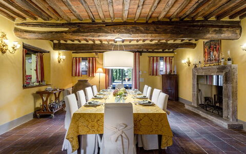 Splendida: Meubilair, Interieur Ontwerp, Muur, Tafel, Flooring, Plafond, Kamer, Stoel, Verlichting, Eetkamer