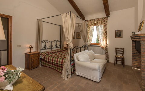 Molinazzo: Meubilair, Interieur Ontwerp, Muur, Bed, Flooring, Hout, Plafond, Kamer, Verdieping, Slaapkamer