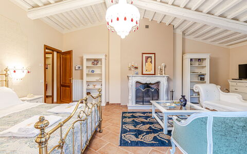 Chateau la Siroque: Meubilair, Interieur Ontwerp, Flooring, Verdieping, Plafond, Verlichting, Kamer, Slaapkamer, Bed, Huis