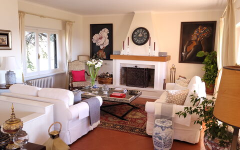 Villa El Olivar: Meubilair, Interieur Ontwerp, Woonkamer, Bankstel, Flooring, Kamer, Fotolijst, Verlichting, Tafel, Verdieping