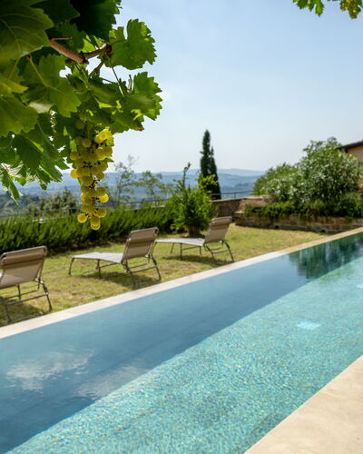 Villa Il Casalino, Florentine Hills with Pool: Zwembad, Samengesteld Materiaal, Tuin, Landscaping, Landgoed, Waterpartij, Eco Hotel, Hacienda, Villa, Flagstone