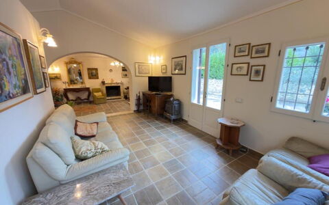 Villa Montepulciano Vineyard: Meubilair, Interieur Ontwerp, Flooring, Bankstel, Verdieping, Hout, Plafond, Woonkamer, Kamer, Verlichting