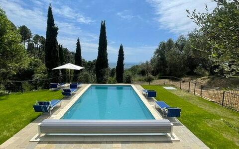 Villa Il Torrazzo, Vista Mare, Massarosa: Blauw, Zwembad, Samengesteld Materiaal, Buitenmeubels, Vrije Tijd, Schaduw, Tuin, Landscaping, Landgoed, Toevlucht