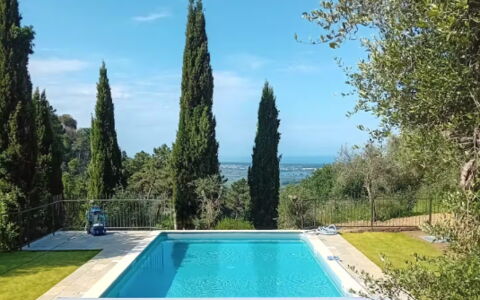 Villa Il Torrazzo, Vista Mare, Massarosa: Zwembad, Blauw, Schaduw, Landgoed, Tuin, Toevlucht, Hacienda, Backyard, Landscaping, Villa