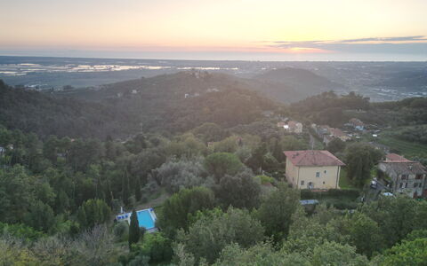 Villa Il Torrazzo, Vista Mare, Massarosa: Blauw, Natuur, Horizon, Vegetation, Landschap, Ochtend, Zonlicht, Avond, Heuvel Station, Vogelperspectief