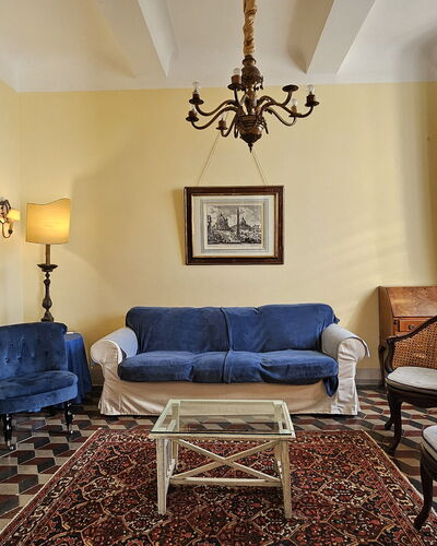 Villa Il Torrazzo, Vista Mare, Massarosa: Meubilair, Interieur Ontwerp, Muur, Flooring, Bankstel, Hout, Woonkamer, Kamer, Verdieping, Fotolijst