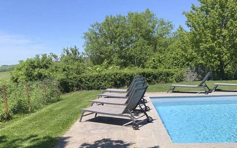 Podere i Prati: Buitenmeubels, Struik, Meubilair, Tuin, Zwembad, Schaduw, Gazon, Ligstoel, Landscaping