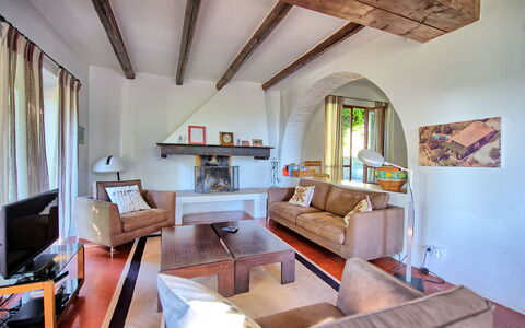 Villa Ulivacci: Meubilair, Interieur Ontwerp, Flooring, Verdieping, Bankstel, Hout, Plafond, Kamer, Woonkamer, Verlichting