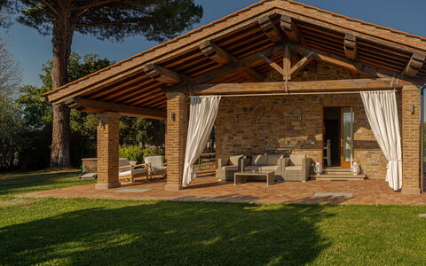 Villa Bolgheri Vermentino Castagneto Carducci: Hout, Dak, Land Lot, Verblijf, Huis, Schaduw, Veranda, Outdoor Structuur, Landgoed, Straal
