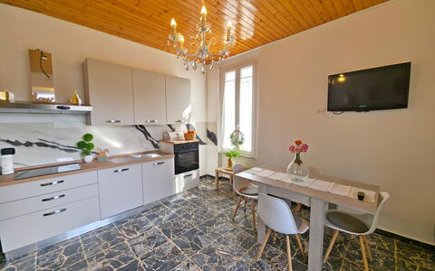 Casa Serena: Flooring, Interieur Ontwerp, Meubilair, Verdieping, Hout, Countertop, Kamer, Plafond, Verlichting, Cabinetry