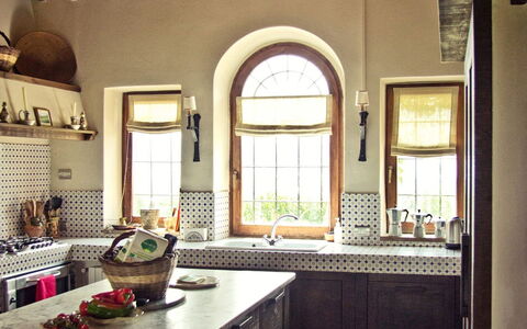 Villa Selvamica: Meubilair, Interieur Ontwerp, Muur, Flooring, Hout, Plafond, Keuken, Verdieping, Verlichting, Huis