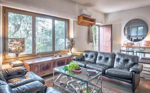 Cortona Deluxe: Meubilair, Interieur Ontwerp, Bankstel, Woonkamer, Flooring, Kamer, Appartement, Huis, Plafond, Verdieping