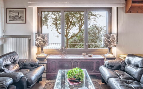 Cortona Deluxe: Meubilair, Interieur Ontwerp, Bankstel, Hout, Woonkamer, Kamer, Plafond, Flooring, Appartement, Verdieping