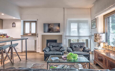 Cortona Deluxe: Meubilair, Interieur Ontwerp, Muur, Flooring, Bankstel, Plafond, Hout, Woonkamer, Verdieping, Kamer