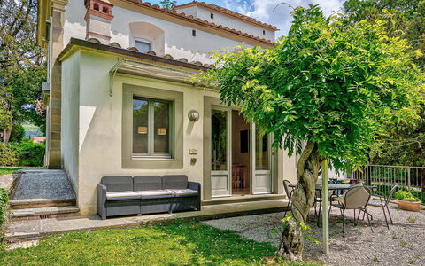 Villa Church: Huis, Huis, Woongebied, Struik, Deur, Verblijf, Tuin, Landgoed, Werf, Landscaping